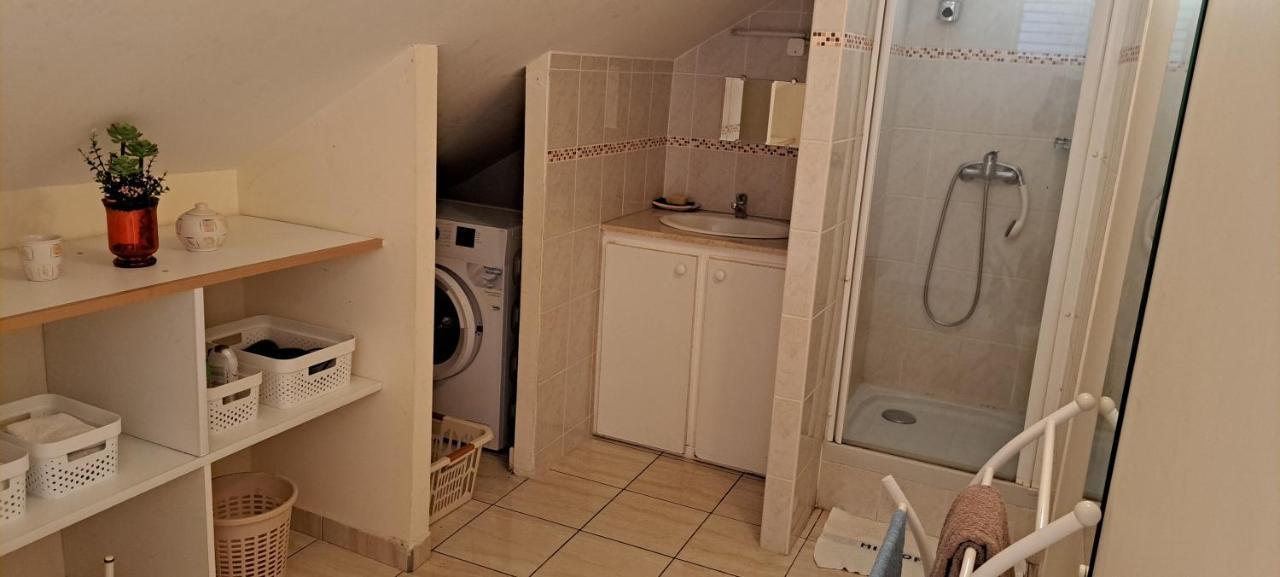 Logement Spacieux Deux Pieces A Baie Mahault Exterior photo